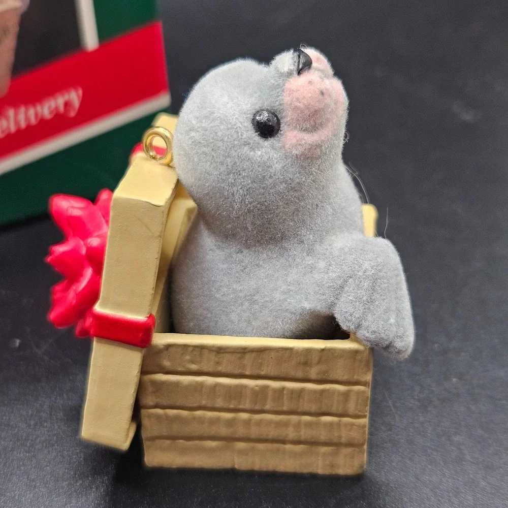 Vintage Hallmark 1989 Special Delivery Seal Keepsake Christmas Ornament